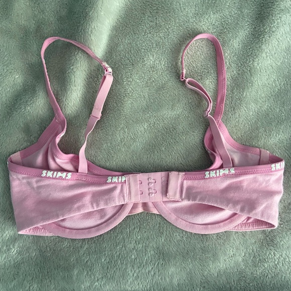 pink skims bra - Picture 2 of 4
